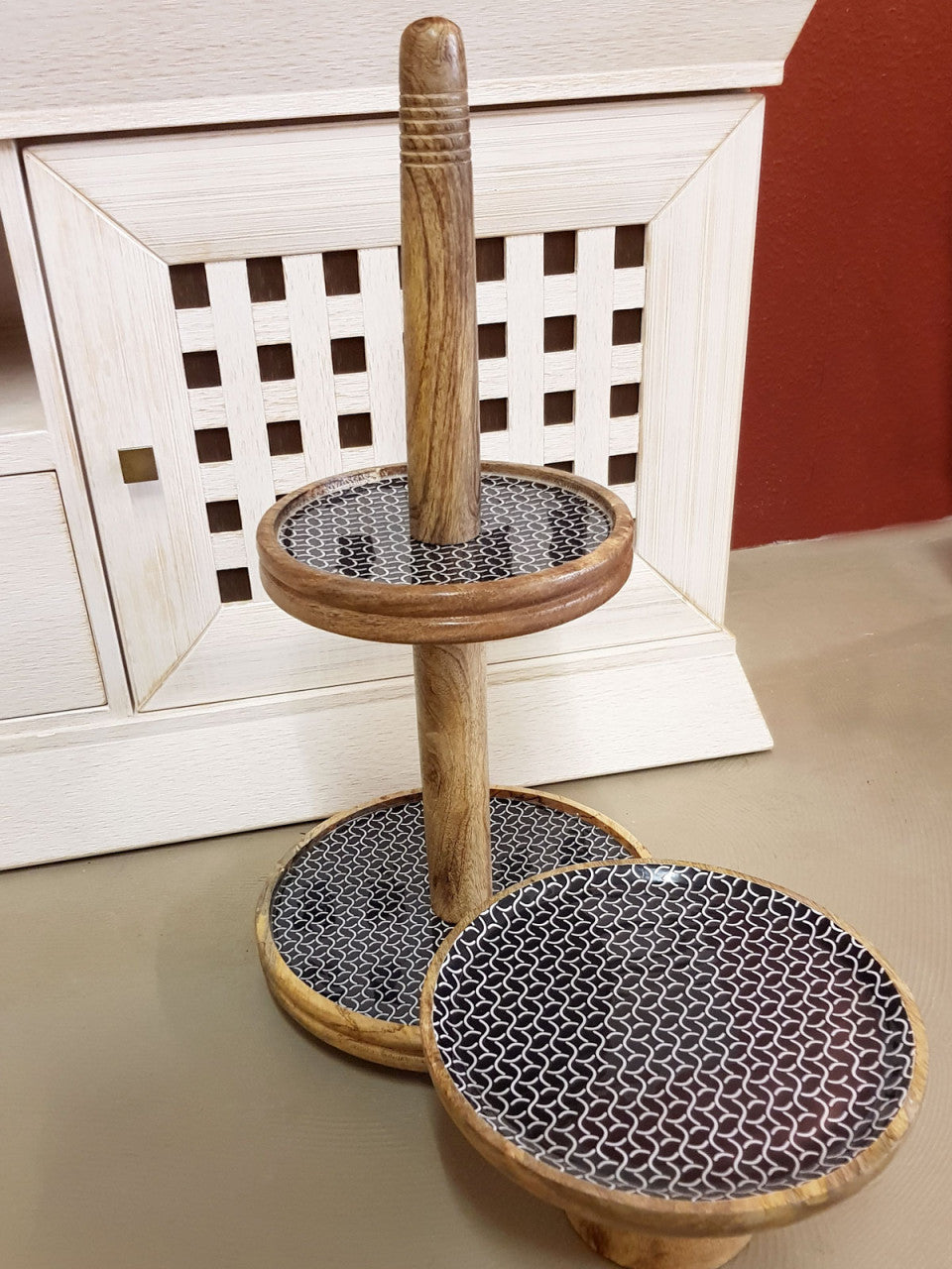 Etagere 2 etager ø30 cm – mangotræ med keramikdekor